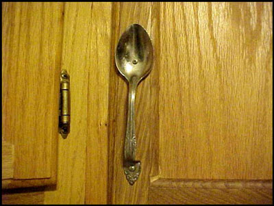 Spoon drawer pull