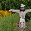 How to Build A Scarecrow for Your Garden 