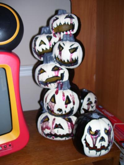 RE: Refurbish Old Plastic Pumpkins With Paint