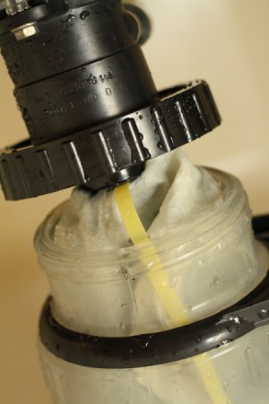 Inserting and closing Vortex Filter