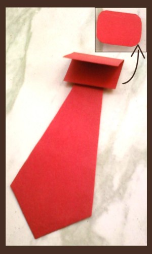 Tie knot hinge placement for Father's Day care.
