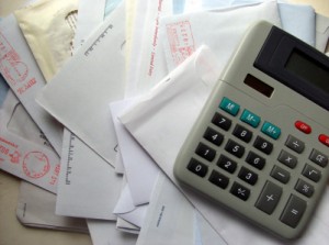 Paying Bills on Time, Bills and Calculator