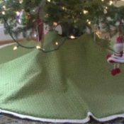 How to Make a Custom Christmas Tree Skirt