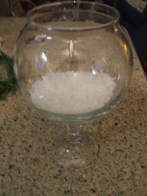 Artificial snow in globe.