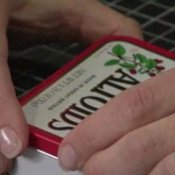 Make a Photo Album Out of an Altoid Tin