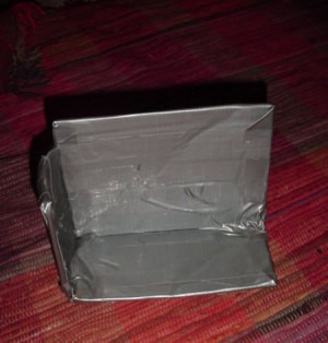Easy Duct Tape Purse - bottom and side