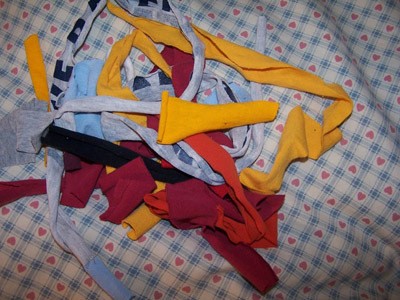Craft Project: T-Shirt Rag Rug - cut up tshirts