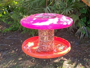 Recycled Frisbee Bird Feeder