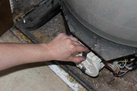 removing pump from washing machine