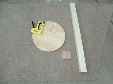 Supplies for making a cat scratching post.