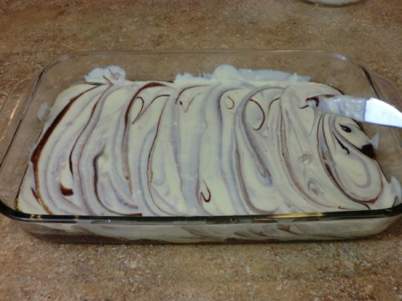 marble topping with knife