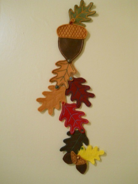 thanksgiving decorations hanging felt homemade door autumn fall leaf decor acorn leaves crafts classroom hangings decoration oak supplies diy thriftyfun