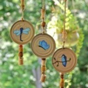 Crafts Using Frozen
Juice Concentrate Lids