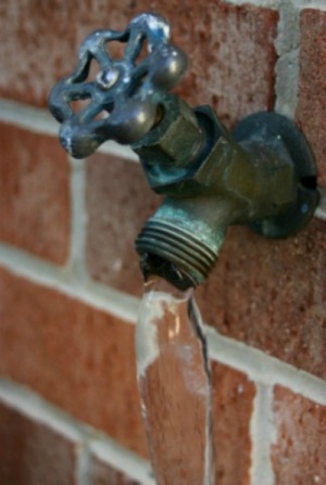 Will Dripping Water Keep Pipes From Freezing