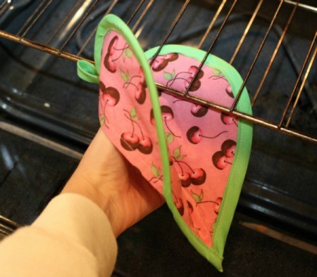 using potholder