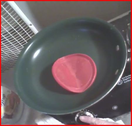 Plastic Lid for Non-Stick Skillet Scrubber