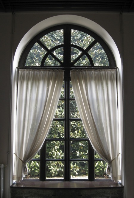 Making a Curtain for an Arched Window | ThriftyFun