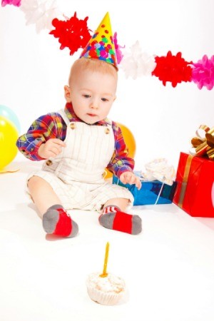 Year  Birthday Party Ideas on Fun Event For All To Watch The One Year Old Enjoy Their First Birthday