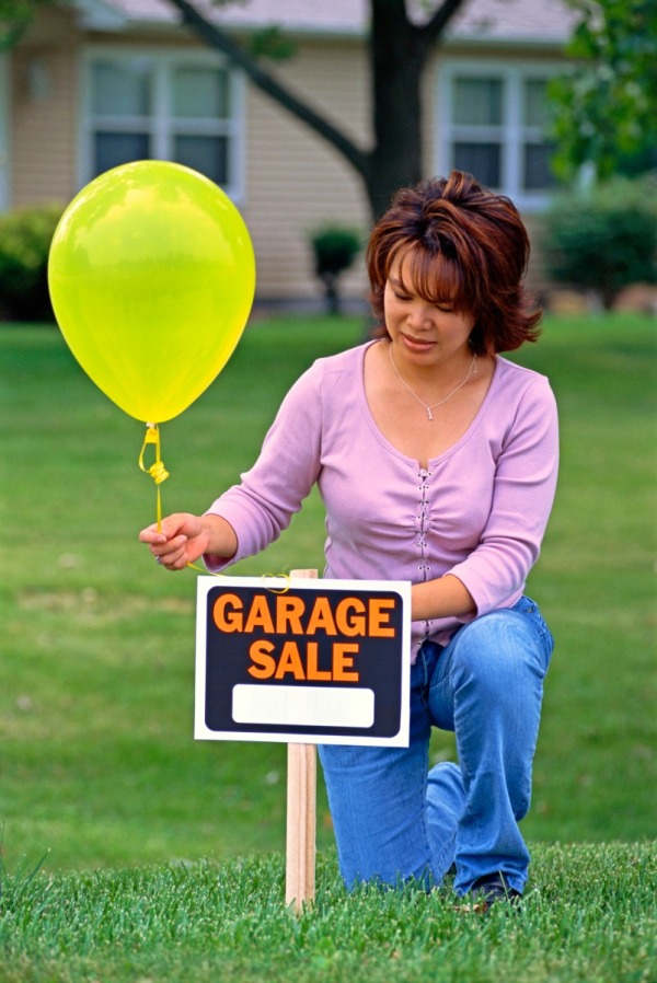 Garage Sale Tips and Tricks | ThriftyFun