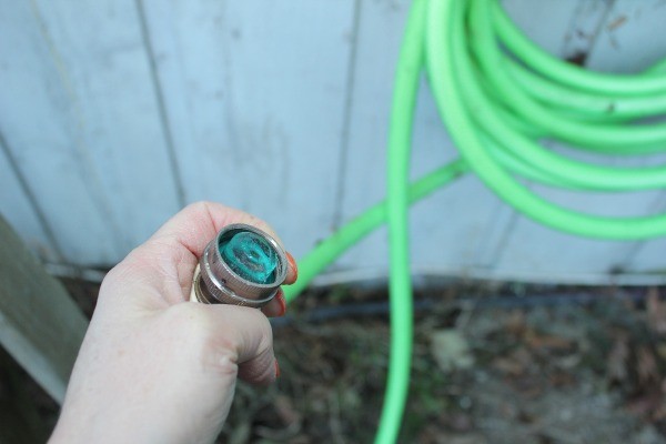 What are some good ways to thaw electric pipes?