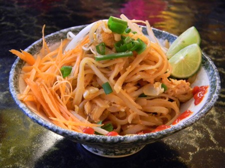 photo of shrimp pad thai