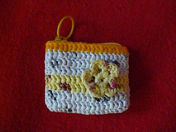 Coin purse made from crocheted plastic bags