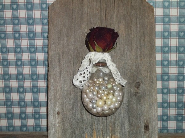 Light Bulb Wall Vase - finished bulb filled with beads