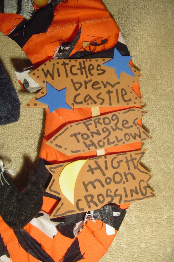 Witch Wreath Signs 2