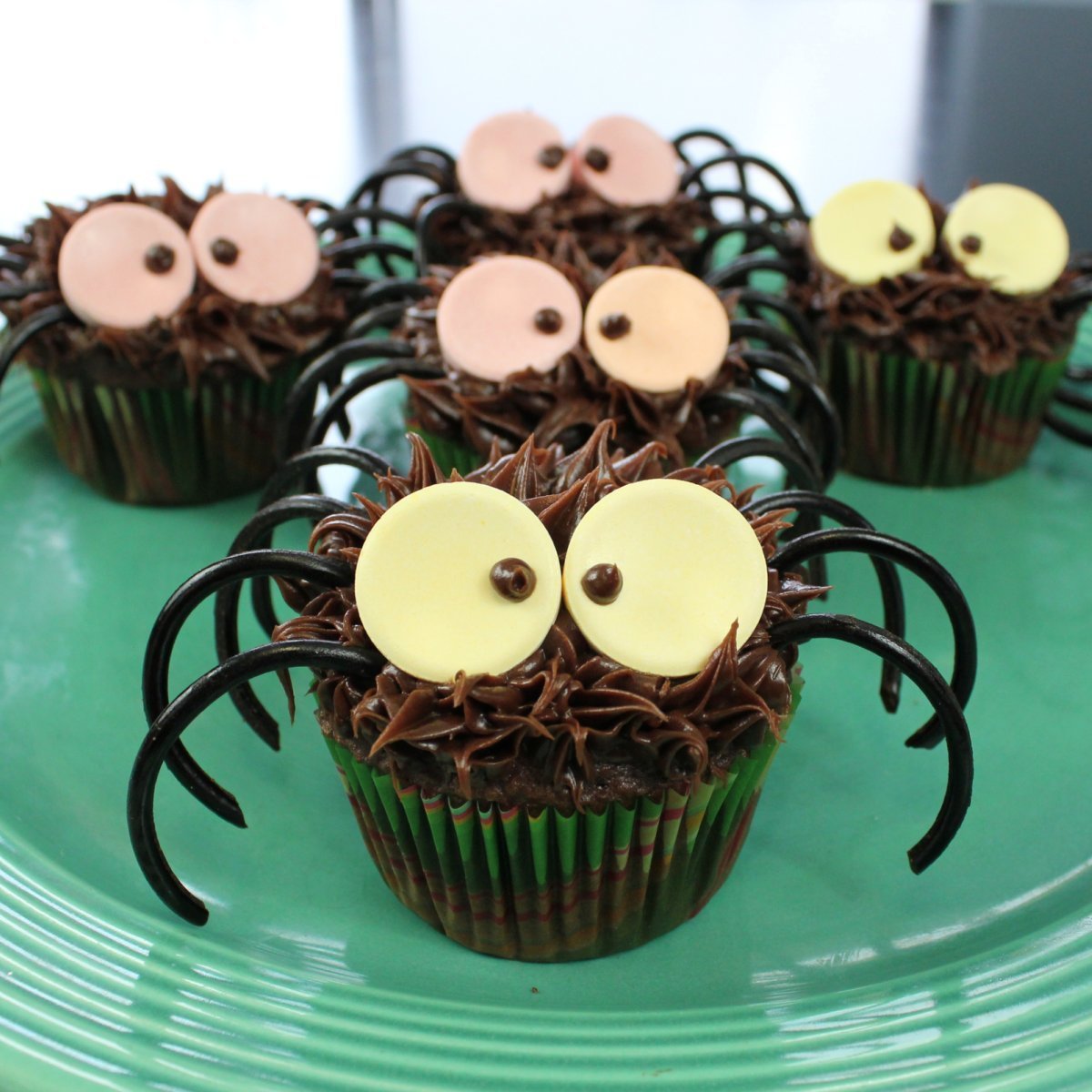Making Spider Cupcakes | My Frugal Halloween