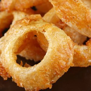 A pile of onion rings.