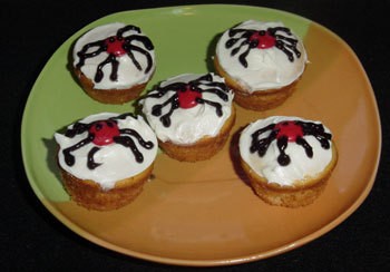 Cute spider cupcakes.
