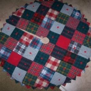 Making a Christmas Tree Skirt, Photo of a homemade tree skirt.