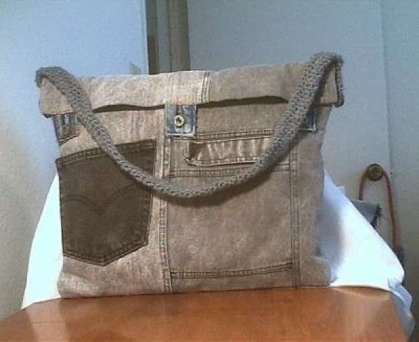 Second photo of the jeans laptop bag.