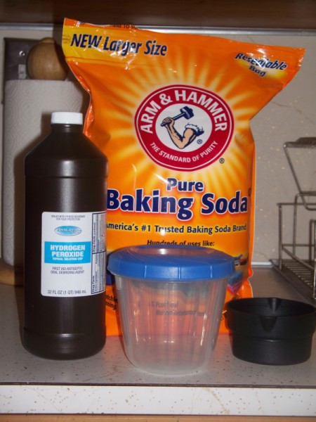 Ingredients for homemade Oxiclean.