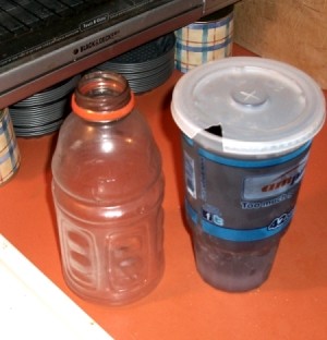 A soda lid with a v shaped notch for pouring.