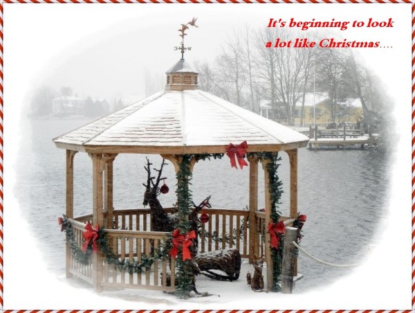 Christmas Gazebo Photo | ThriftyFun