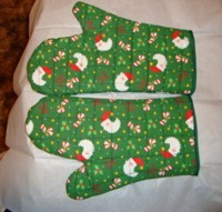Photo of finished oven mitts.
