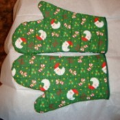 Photo of finished oven mitts.