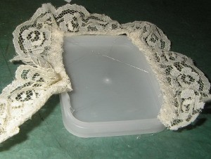 Plastic Lid Photo Ornament Step 3