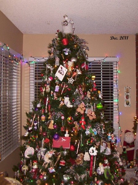Rotating Christmas tree Decorated with Ornaments