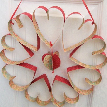 Valentine's Day Wreaths | ThriftyFun