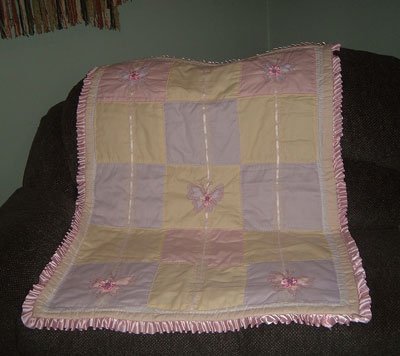 Full view of baby quilt.