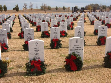 Cemetery Christmas Wreaths (Central Texas Veteran's Cemetery, Killeen, Texas)