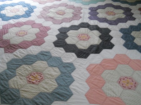 Flower Garden Quilt: Flower blocks.