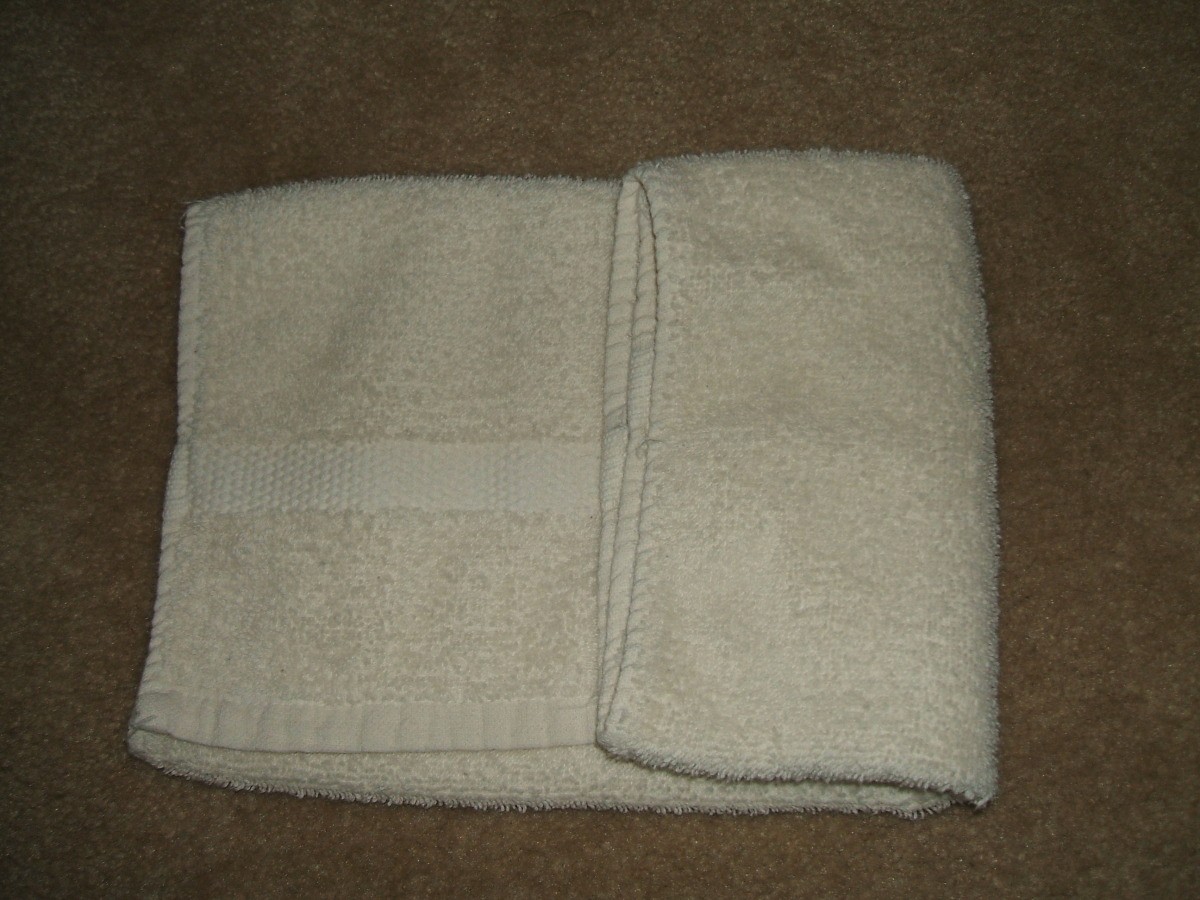 Folded Towel Cat | ThriftyFun