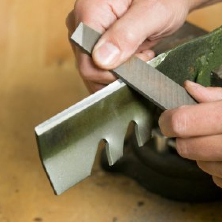 How To Sharpen Lawn Mower Blades On A Bench Grinder at Kathleen Perry blog