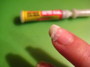 Super Glue To Repair A Cracked Fingernail