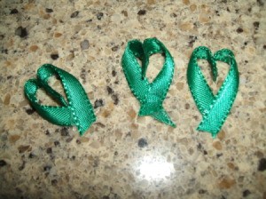 Ribbon Shamrock Pin Step 5