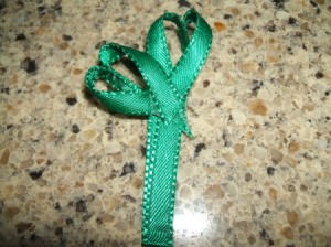 Ribbon Shamrock Pin Step 7