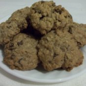 A plate of oatmeal cookies